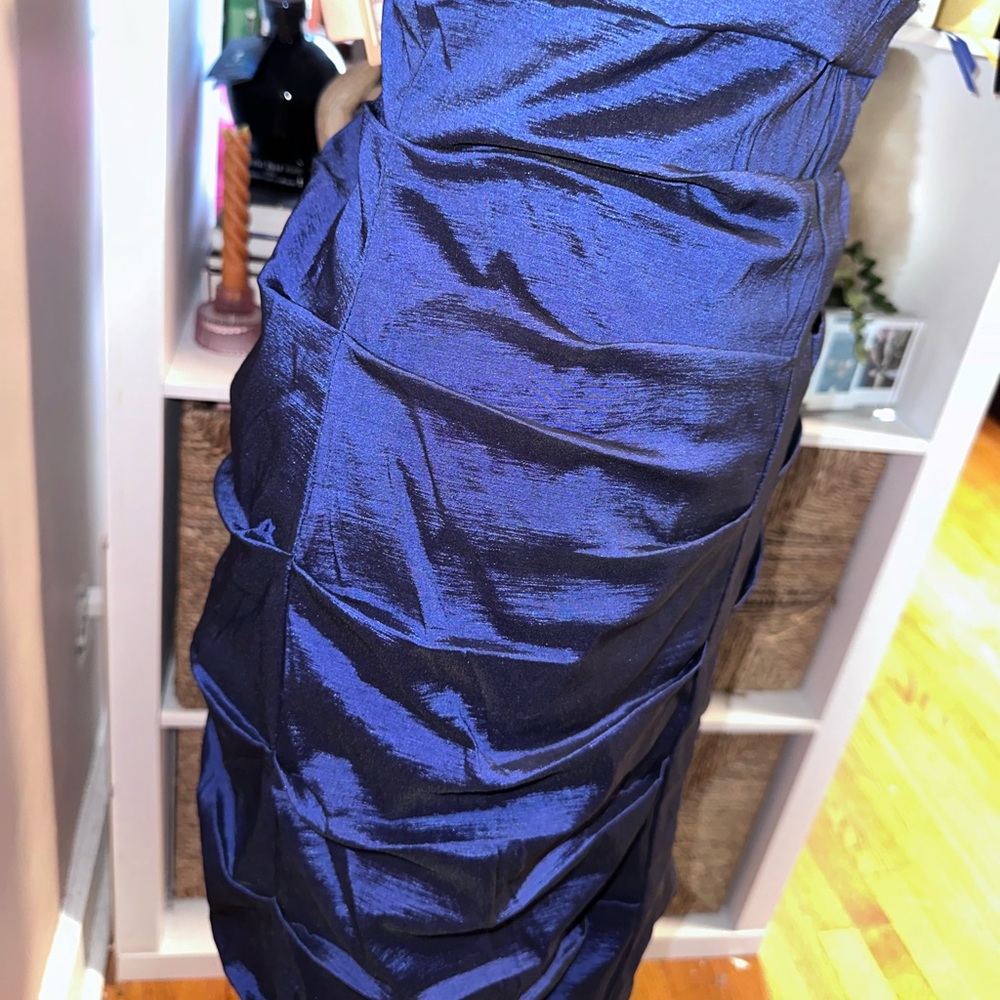 Flattering Ruched Cocktail Dress - Picture 6 of 9